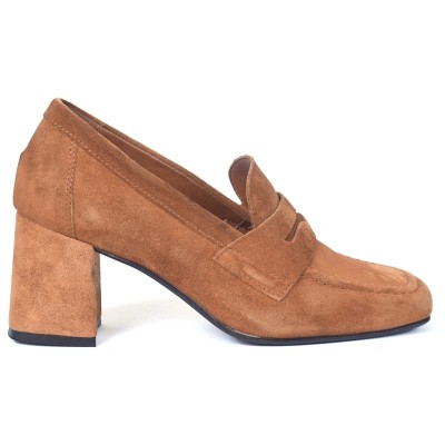 Mocassins femme en cuir camel à talon bloc