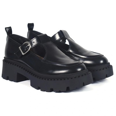 Chaussure Mary Jane femme en cuir noir avec boucle argentée et semelle épaisse