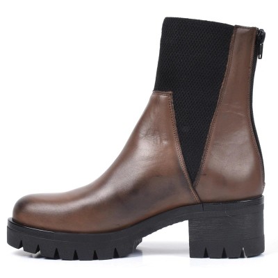 Bottine femme en cuir marron avec tissu noir extensible et talon épais cranté