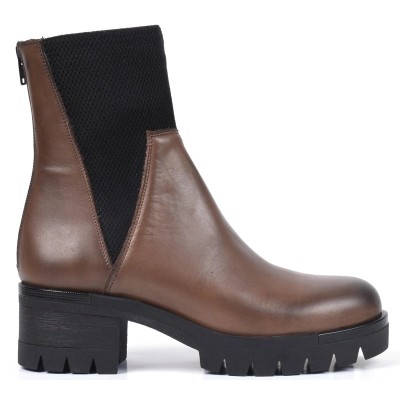 Bottine femme en cuir marron avec tissu noir extensible et talon épais cranté