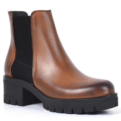 Bottine femme en cuir cognac avec tissu noir extensible et talon épais cranté