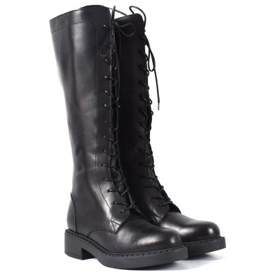 Botte femme en cuir noir avec lacets et semelle noire épaisse