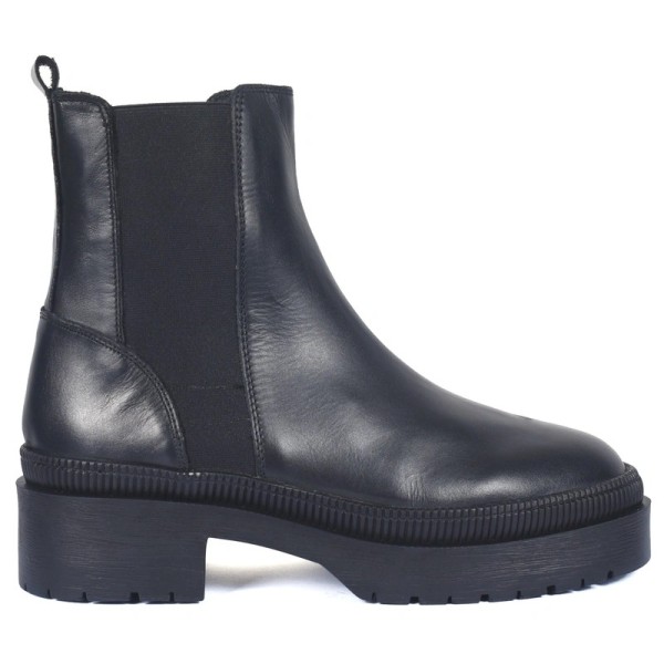 BOOTS FEMME EN CUIR NOIR