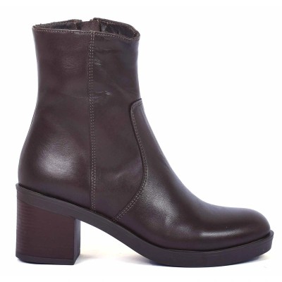 Boot femme en cuir marron Andrea Bruni AB-9090-2, talon bloc, bout rond, fermeture zip latérale.