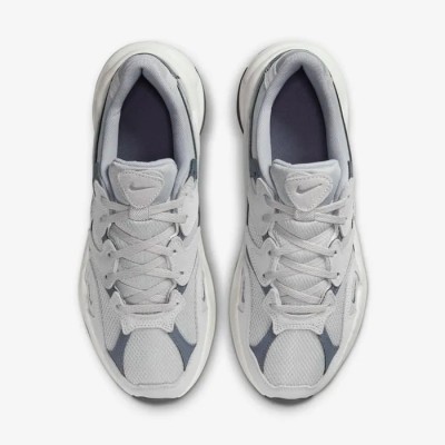 Nike AL8 gris loup gris clair platine argent métallisé Réf FJ3794-003