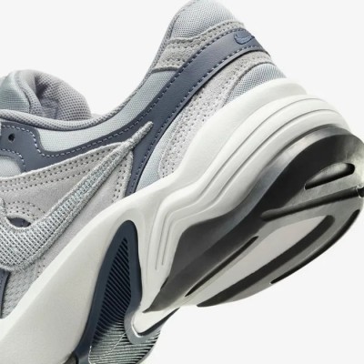 Nike AL8 gris loup gris clair platine argent métallisé Réf FJ3794-003