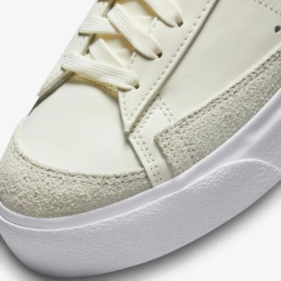 Nike Blazer Low Platform blanc bleu voile orange équipe noir Réf DJ0292-101