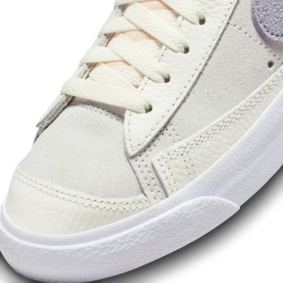 Nike Blazer Mid 77 blanc FN7775-100