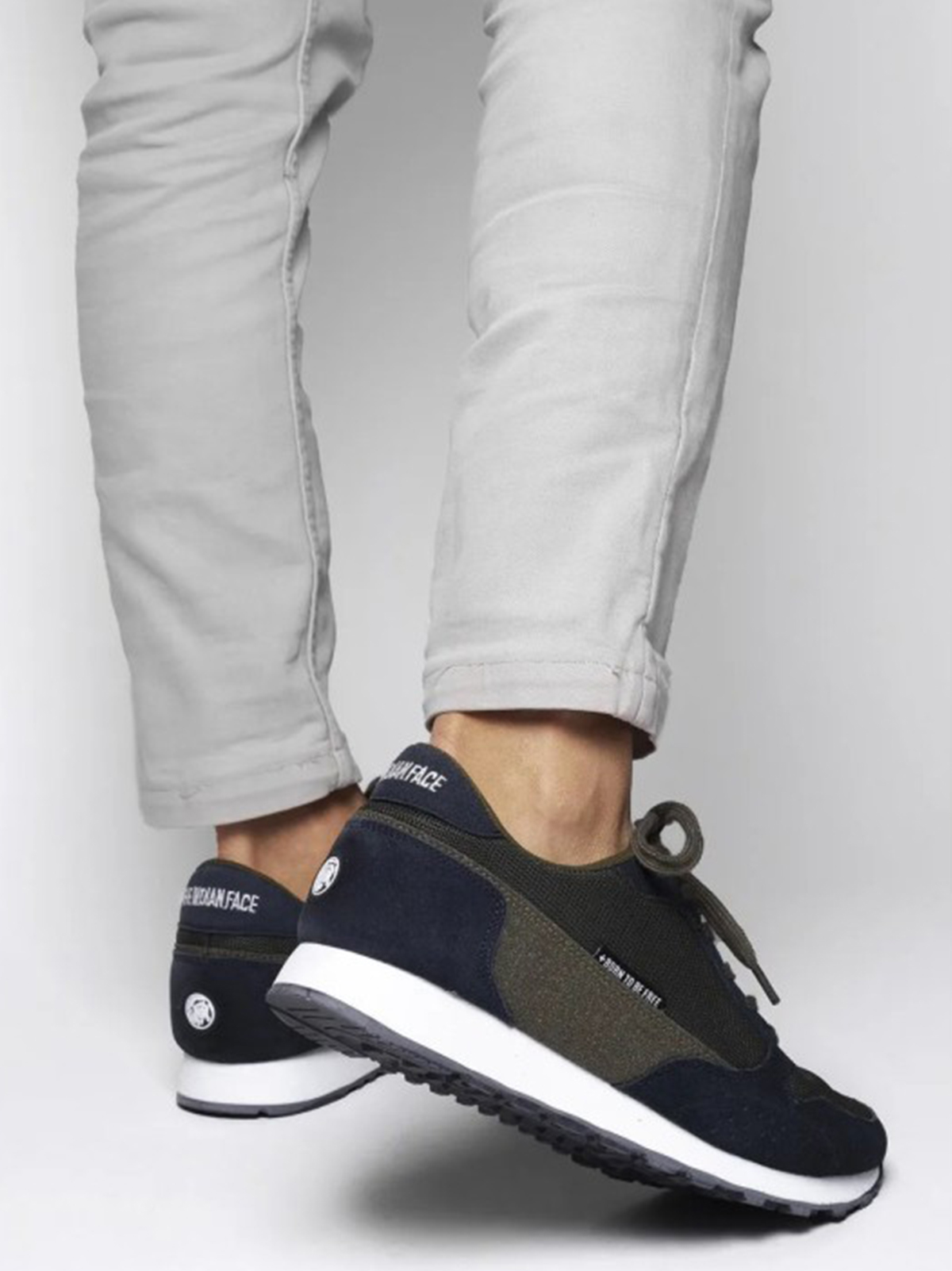 Sneakers-the-indian-face-latitude-vert